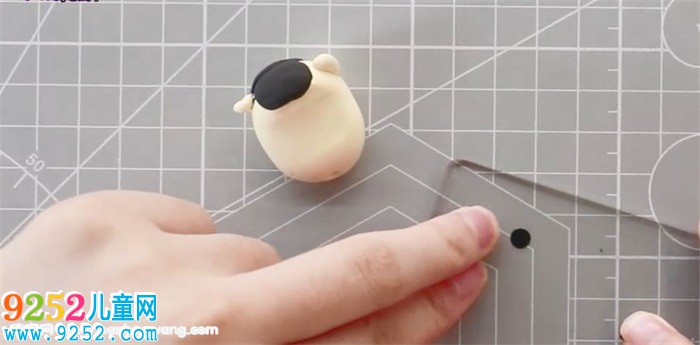 蠟筆小新超輕粘土制作過程