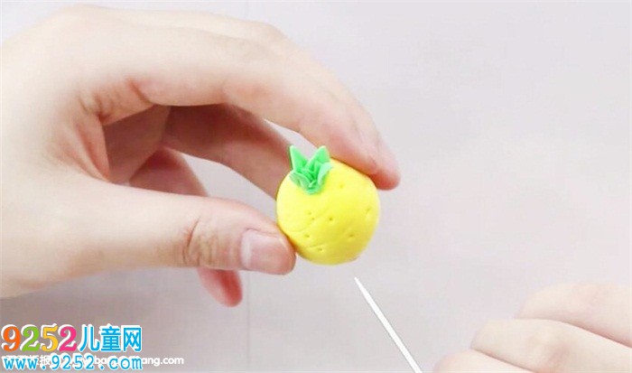 菠蘿用超輕粘土怎么捏