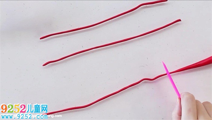 用粘土制作手環(huán)