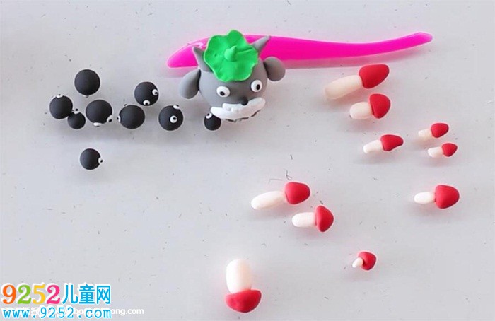 龍貓超輕粘土<a href=http://www.inspiredelm.com/gushi/ target=_blank class=infotextkey>故事</a>場景作品