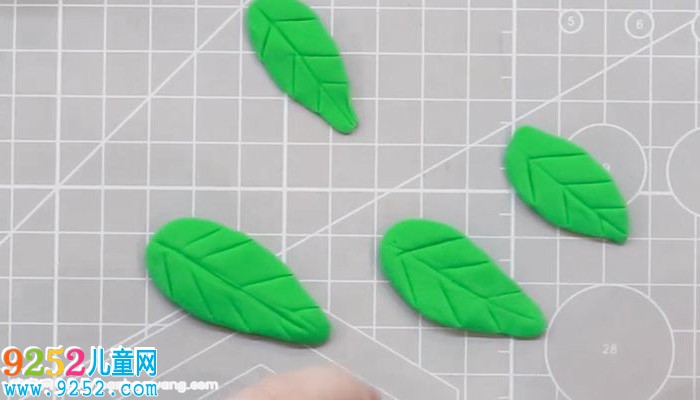 用超輕粘土怎么做樹葉