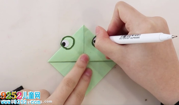 青蛙書(shū)簽怎么做