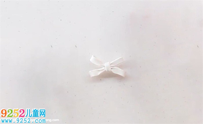 超輕粘土捏蝴蝶結(jié)