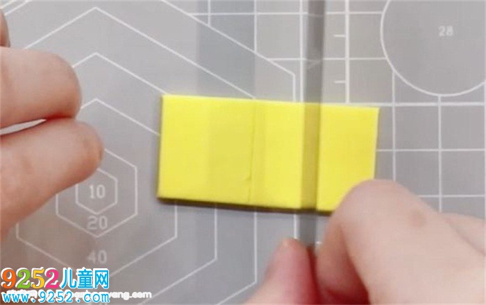 用粘土怎么捏書