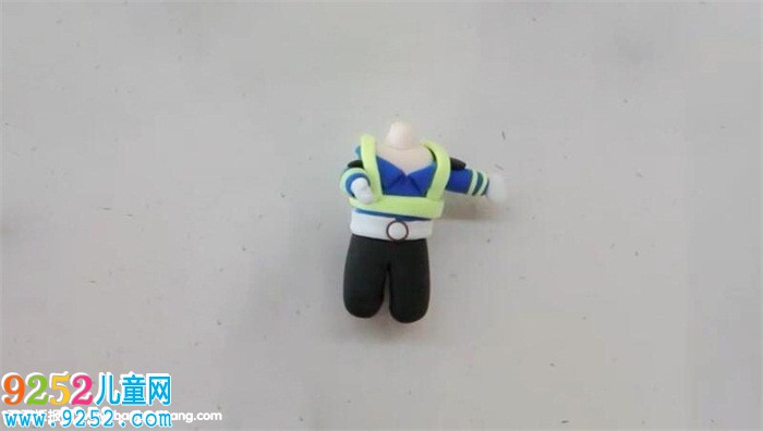 用超輕粘土捏交警教程