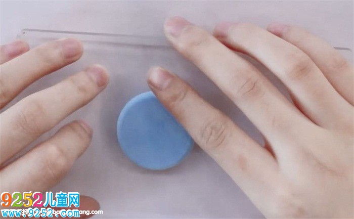 超輕粘土放大鏡的制作過(guò)程