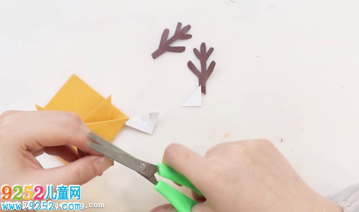 小鹿書簽的做法