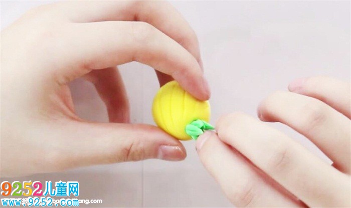 菠蘿用超輕粘土怎么捏