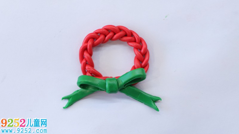用粘土制作手環(huán)
