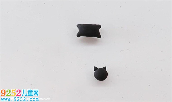 如何用粘土做羅小黑