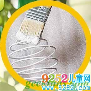 簡(jiǎn)單別致的廢料改造小花籃