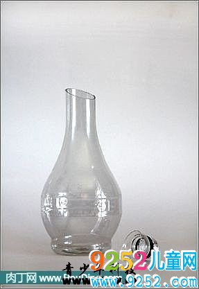 礦泉水瓶改創(chuàng)意花瓶教程