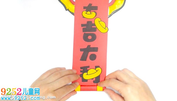 <a href=http://www.inspiredelm.com/diy/ target=_blank class=infotextkey>手工制作</a>喜慶年畫教程