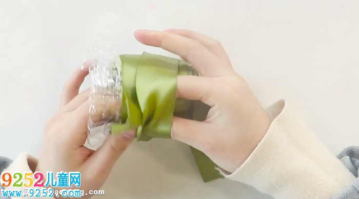 回收再利用手工小作品怎么做