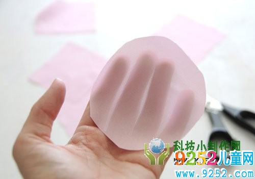 布藝仿真花的手工小制作