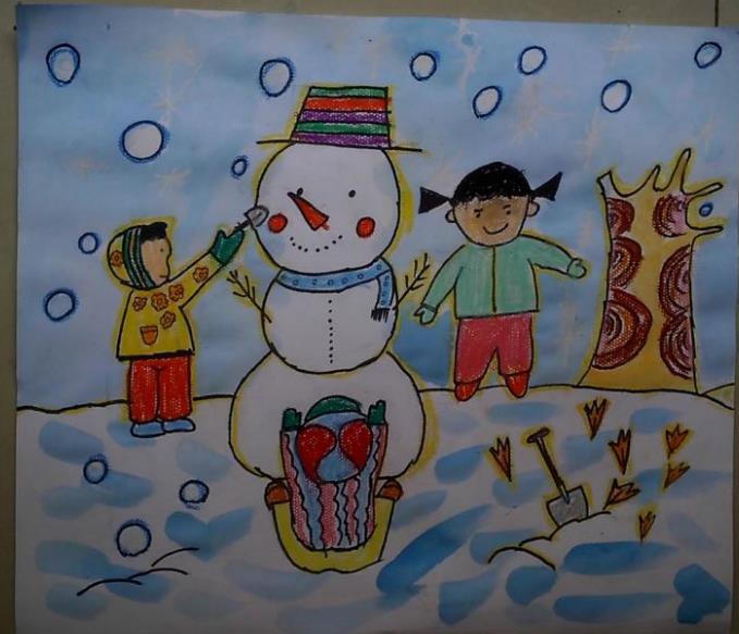 和雪人玩耍