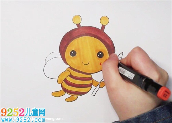 蜜蜂<a href=http://www.inspiredelm.com/jianbihua/ target=_blank class=infotextkey>簡(jiǎn)筆畫(huà)</a>
