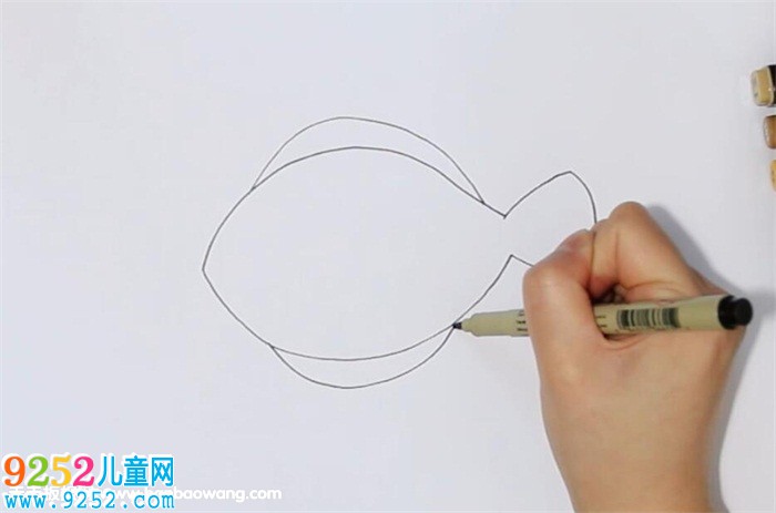 多寶魚<a href=http://www.inspiredelm.com/jianbihua/ target=_blank class=infotextkey>簡筆畫</a>
