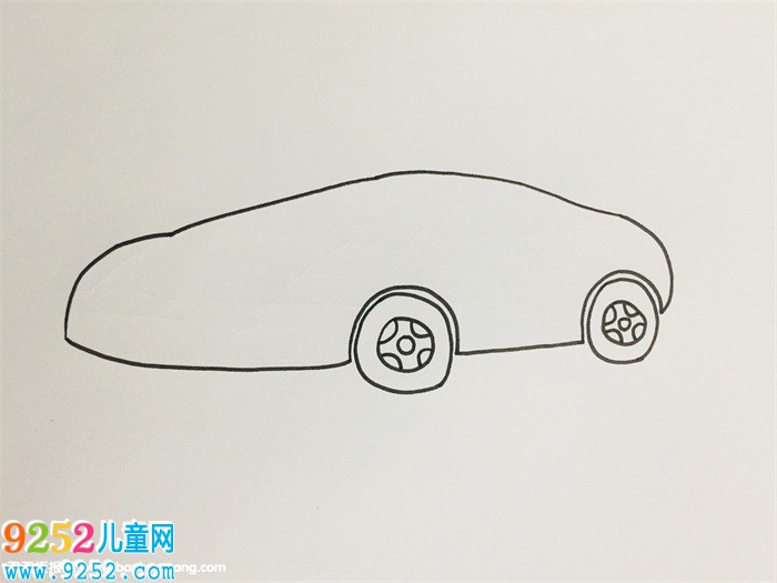 一步一步的畫蘭博基尼