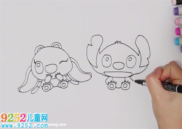史迪奇和安琪<a href=http://www.inspiredelm.com/jianbihua/ target=_blank class=infotextkey>簡(jiǎn)筆畫(huà)</a>