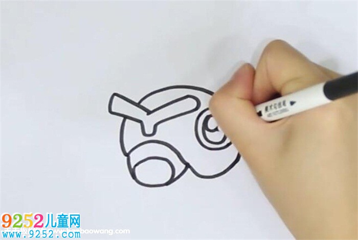 綠毛蟲<a href=http://www.inspiredelm.com/jianbihua/ target=_blank class=infotextkey>簡(jiǎn)筆畫</a>