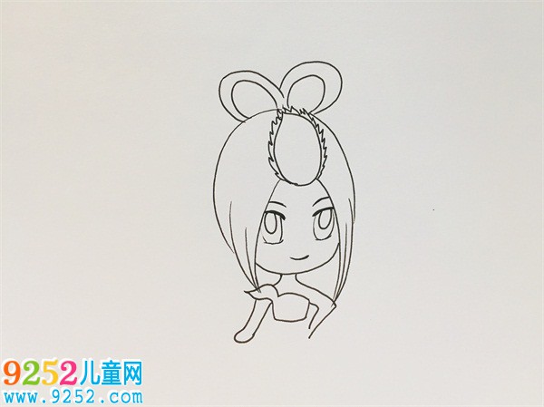 教我畫葉羅麗藍(lán)孔雀,藍(lán)孔雀仙子<a href=http://www.inspiredelm.com/jianbihua/ target=_blank class=infotextkey>簡(jiǎn)筆畫</a>