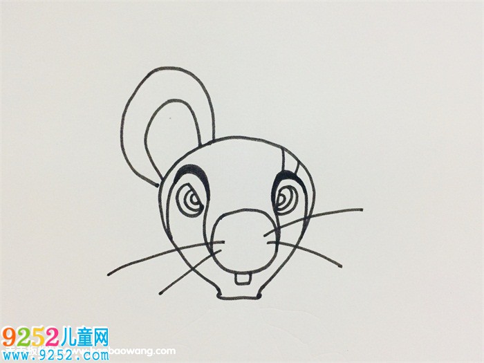 一只耳<a href=http://www.inspiredelm.com/jianbihua/ target=_blank class=infotextkey>簡(jiǎn)筆畫(huà)</a>步驟