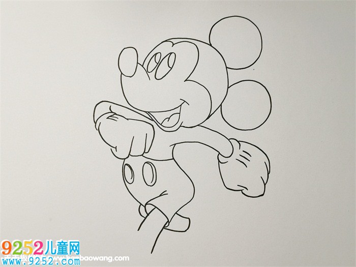 米奇<a href=http://www.inspiredelm.com/jianbihua/ target=_blank class=infotextkey>簡筆畫</a>步驟