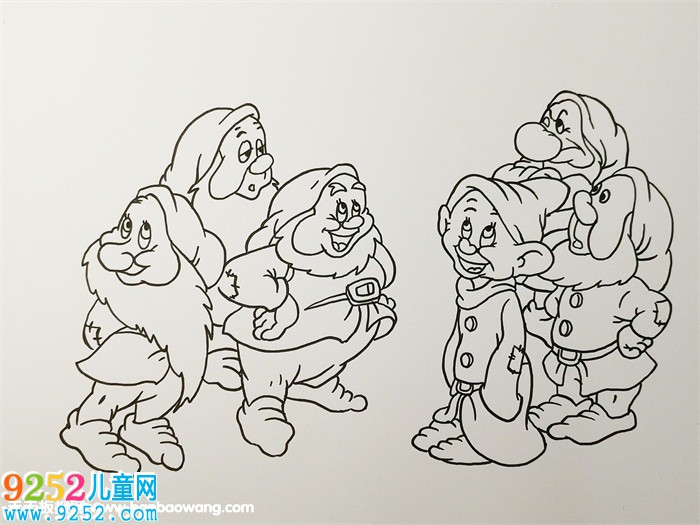 七個小矮人一步一步畫