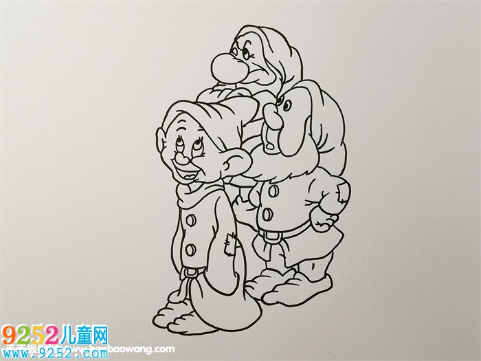 七個小矮人一步一步畫
