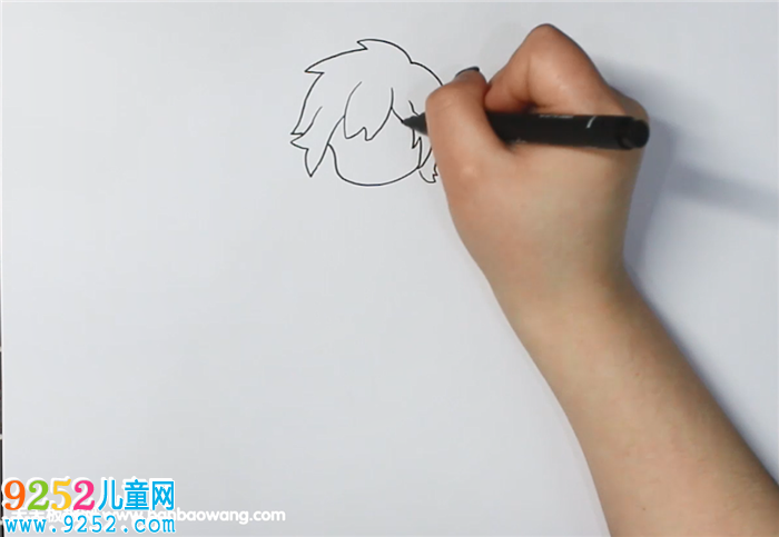 斗羅大陸唐三<a href=http://www.inspiredelm.com/jianbihua/ target=_blank class=infotextkey>簡(jiǎn)筆畫(huà)</a>
