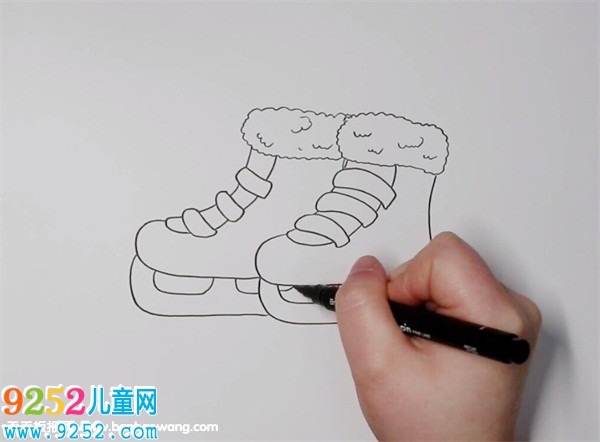 溜冰鞋<a href=http://www.inspiredelm.com/jianbihua/ target=_blank class=infotextkey>簡(jiǎn)筆畫</a>
