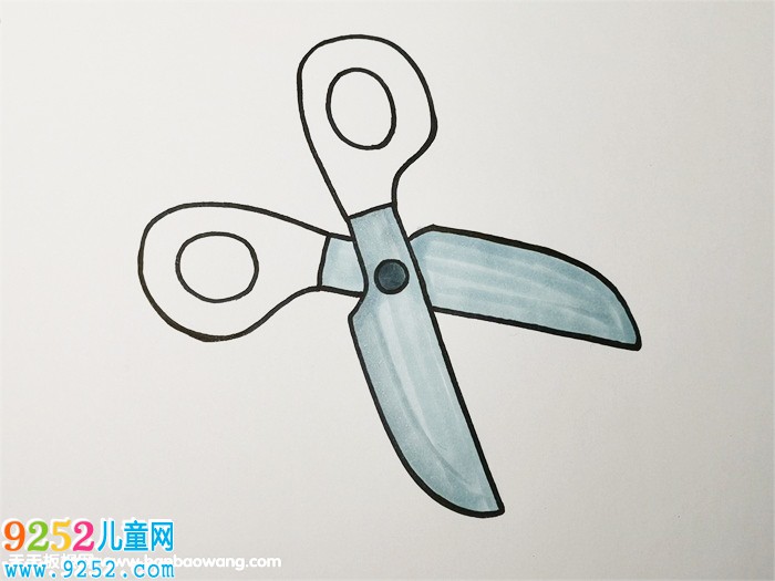 剪刀<a href=http://www.inspiredelm.com/jianbihua/ target=_blank class=infotextkey>簡(jiǎn)筆畫</a>步驟