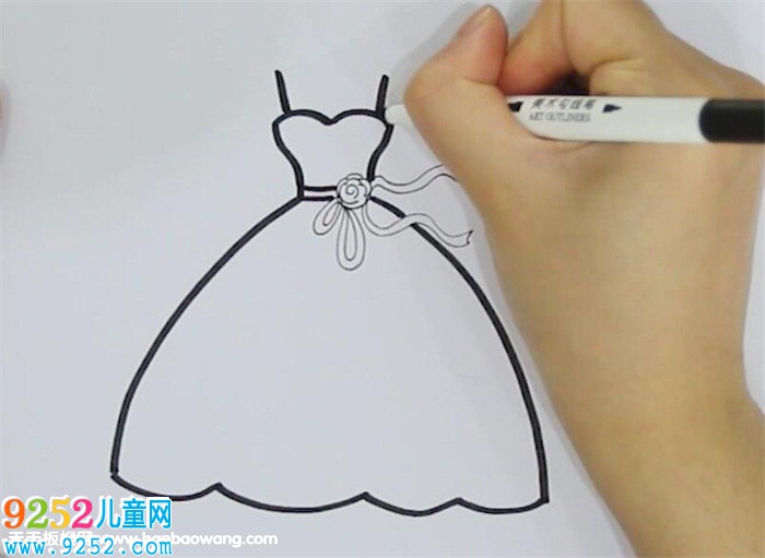 婚紗<a href=http://www.inspiredelm.com/jianbihua/ target=_blank class=infotextkey>簡(jiǎn)筆畫</a>簡(jiǎn)單又漂亮