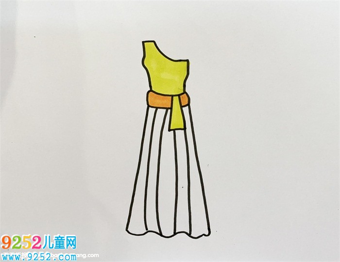 一步一步的教畫長裙子