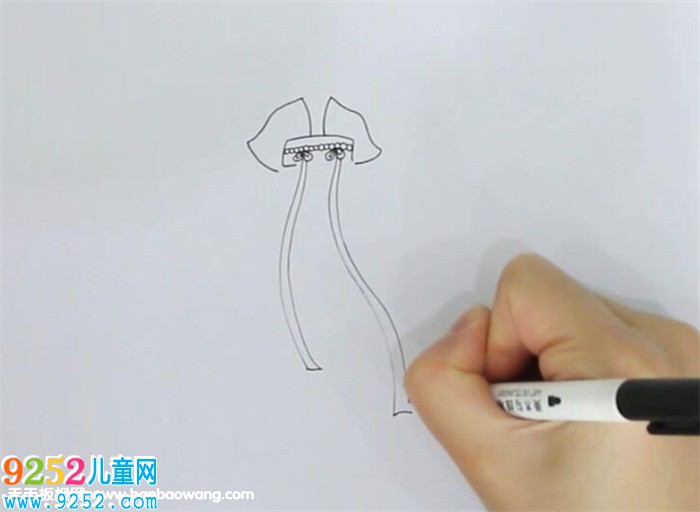 古代襦裙<a href=http://www.inspiredelm.com/jianbihua/ target=_blank class=infotextkey>簡(jiǎn)筆畫</a>