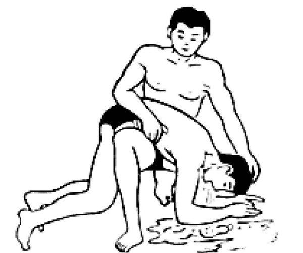 夏季防溺水急救人物簡(jiǎn)筆畫