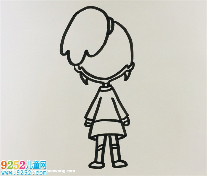 女生扎馬尾背影<a href=http://www.inspiredelm.com/jianbihua/ target=_blank class=infotextkey>簡(jiǎn)筆畫</a>