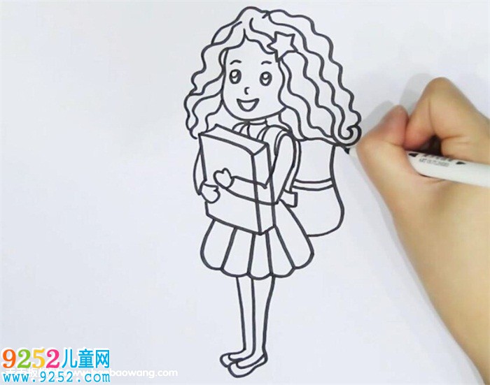 卷發(fā)女孩<a href=http://www.inspiredelm.com/jianbihua/ target=_blank class=infotextkey>簡(jiǎn)筆畫</a>