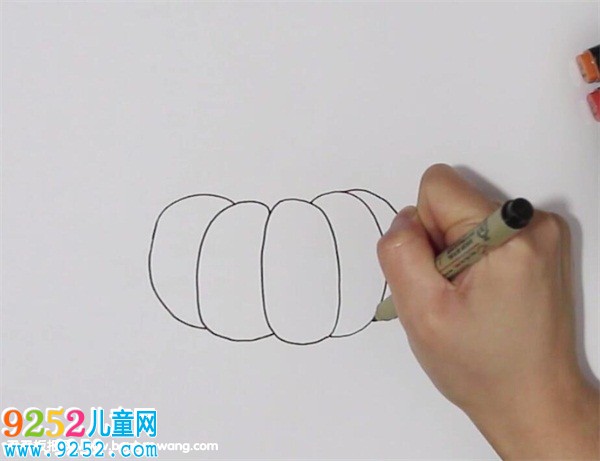 南瓜<a href=http://www.inspiredelm.com/jianbihua/ target=_blank class=infotextkey>簡(jiǎn)筆畫(huà)</a>