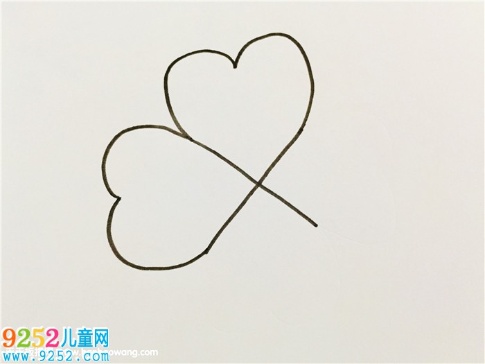 四葉草怎么畫簡(jiǎn)單好看