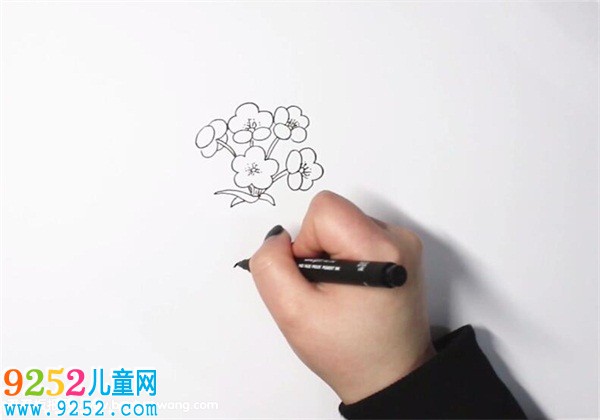 梨花<a href=http://www.inspiredelm.com/jianbihua/ target=_blank class=infotextkey>簡筆畫</a>