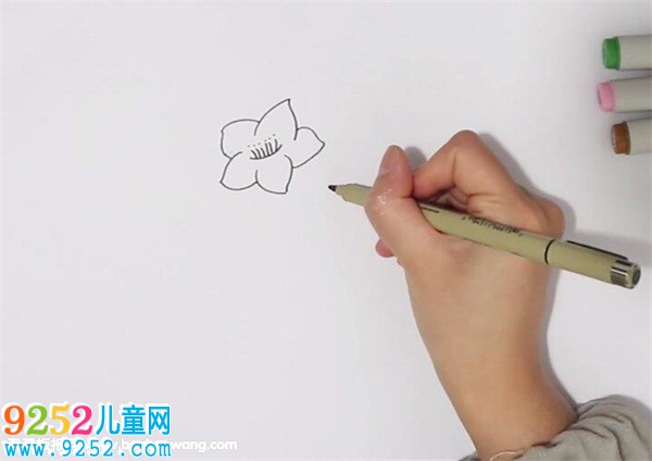 桃花<a href=http://www.inspiredelm.com/jianbihua/ target=_blank class=infotextkey>簡筆畫</a>