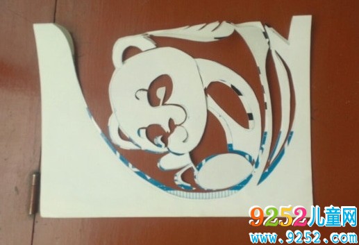 熊貓動物<a href=http://www.inspiredelm.com/jianzhi/ target=_blank class=infotextkey>剪紙</a>