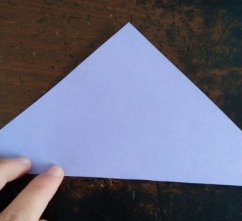 小松鼠動(dòng)物<a href=http://www.inspiredelm.com/jianzhi/ target=_blank class=infotextkey>剪紙</a>