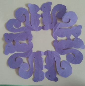 小松鼠動(dòng)物<a href=http://www.inspiredelm.com/jianzhi/ target=_blank class=infotextkey>剪紙</a>