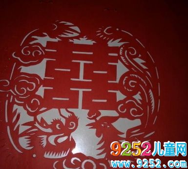 龍年<a href=http://www.inspiredelm.com/jianzhi/ target=_blank class=infotextkey>剪紙</a>圖案簡單