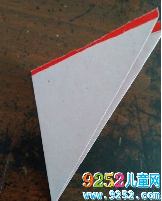 公雞窗花簡單手工<a href=http://www.inspiredelm.com/jianzhi/ target=_blank class=infotextkey>剪紙</a>教程