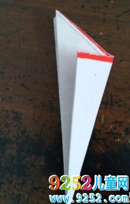 公雞窗花簡單手工<a href=http://www.inspiredelm.com/jianzhi/ target=_blank class=infotextkey>剪紙</a>教程