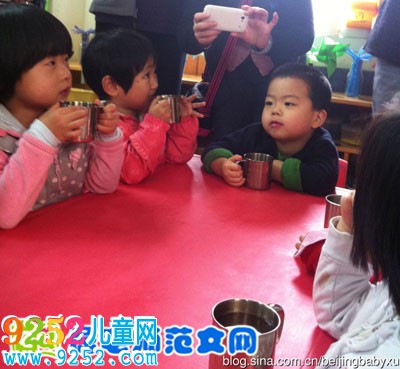 幼兒園班主任評語示例：幼兒園班主任給幼兒的評語怎么寫